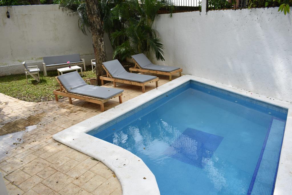 Victoria Hostel Cancun Exterior photo